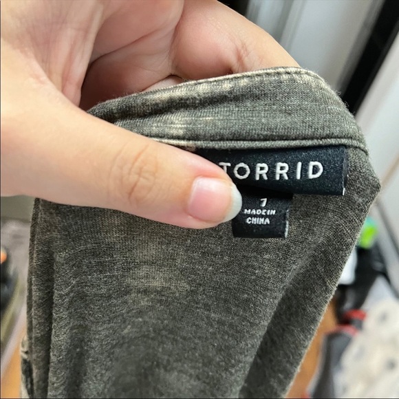 Torrid Crochet Cold Shoulder Top Mineral Wash Olive Size 1 H - Picture 6 of 6